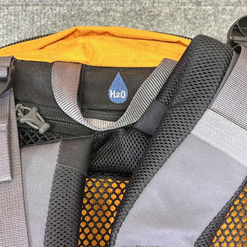 Osprey Stratos 24 Backpack Large Orange Gray Ventilated Hiking Pack Trail - Picture 6 of 15